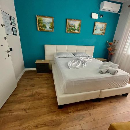 Central Room Private Entry And Bathroom Tirana Exterior photo