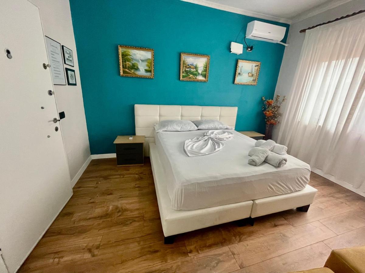 Central Room Private Entry And Bathroom Tirana Exterior photo