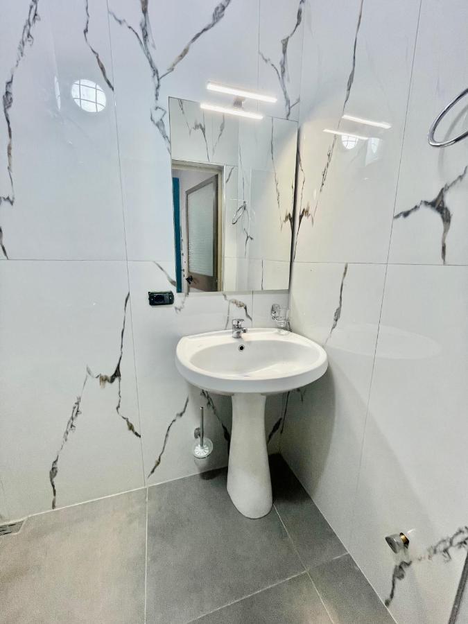 Central Room Private Entry And Bathroom Tirana Exterior photo