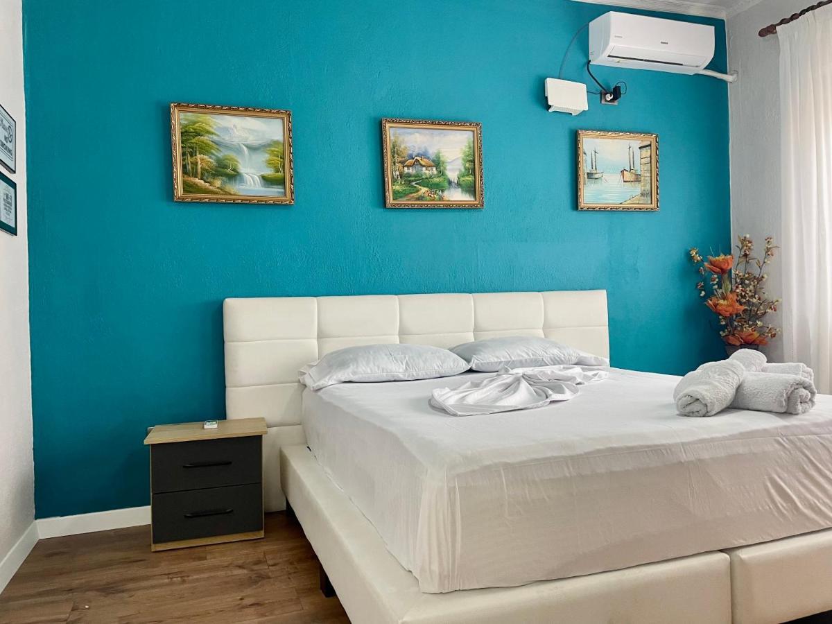 Central Room Private Entry And Bathroom Tirana Exterior photo