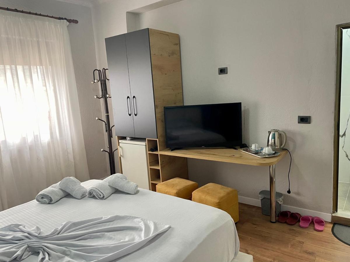 Central Room Private Entry And Bathroom Tirana Exterior photo