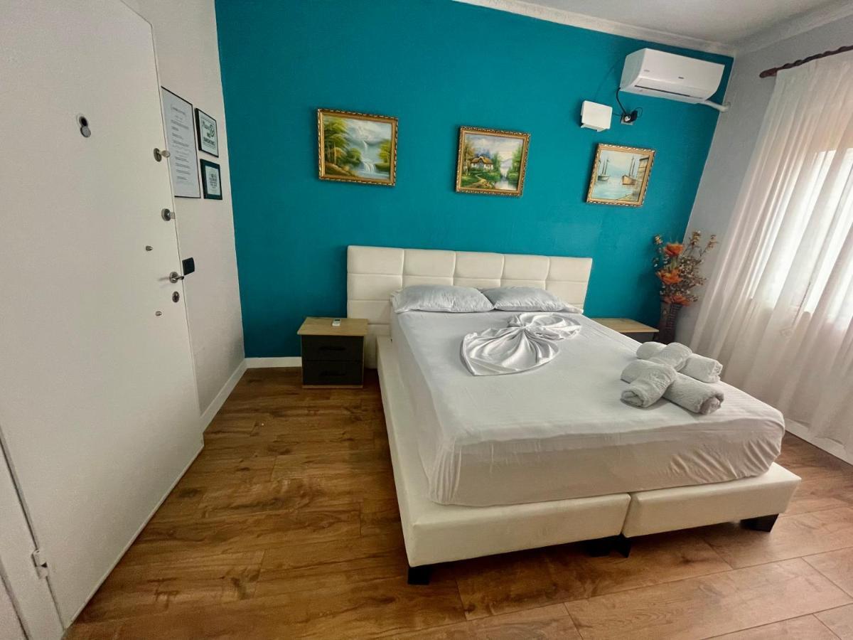 Central Room Private Entry And Bathroom Tirana Exterior photo