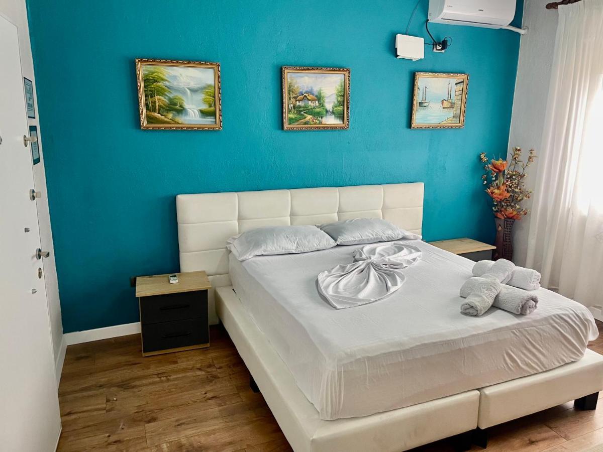 Central Room Private Entry And Bathroom Tirana Exterior photo